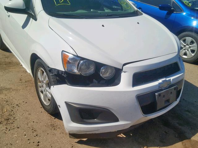 1G1JA5SH5C4195438 - 2012 CHEVROLET SONIC LS WHITE photo 9