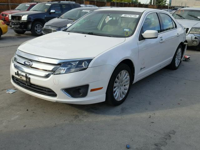 3FADP0L38CR249448 - 2012 FORD FUSION HYB WHITE photo 2