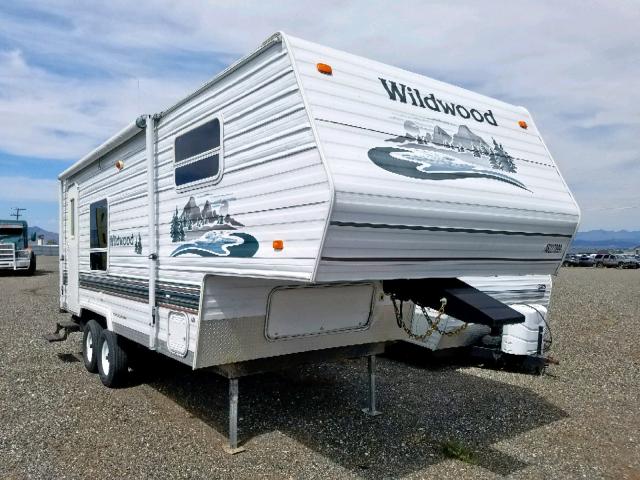 4X4FWDW234T131527 - 2004 WILD 5TH WHEEL WHITE photo 1