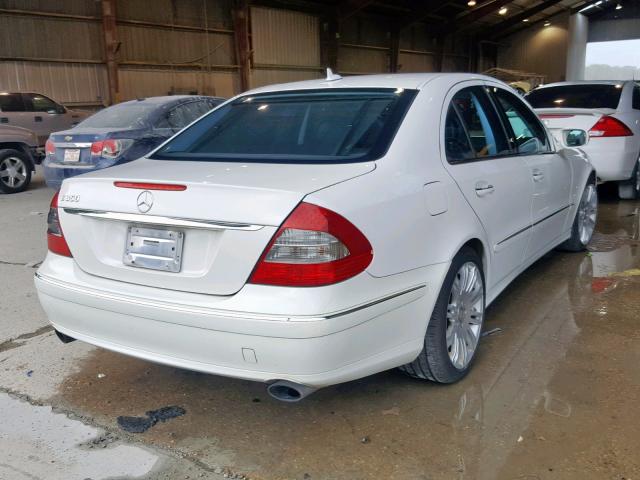 WDBUF56XX8B343320 - 2008 MERCEDES-BENZ E 350 WHITE photo 4