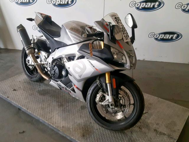 ZD4RKUB05GS000133 - 2016 APRILIA RSV4 RF SILVER photo 1