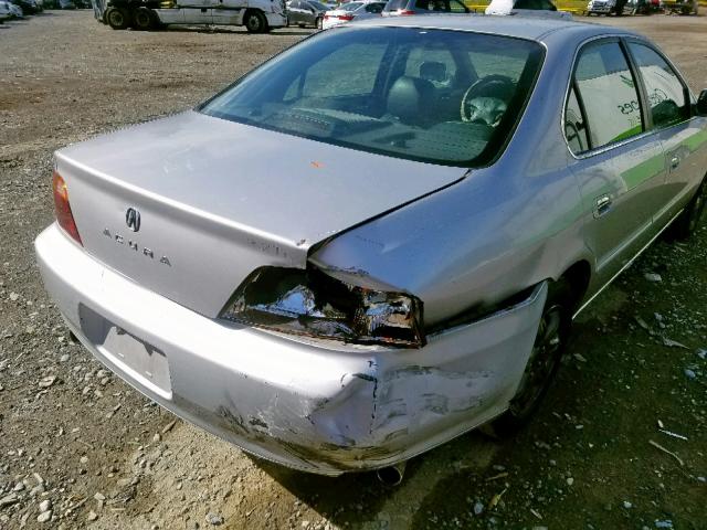 19UUA56621A017905 - 2001 ACURA 3.2TL SILVER photo 9