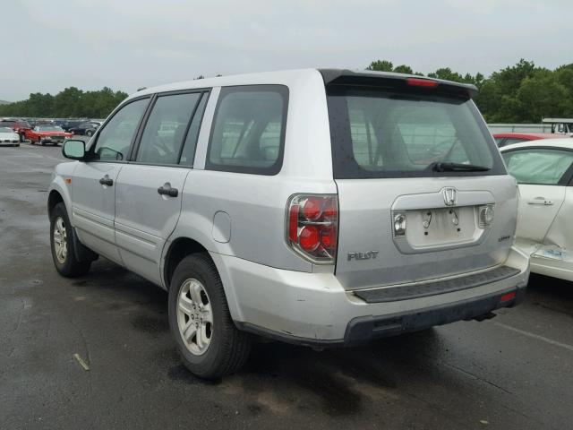 5FNYF18196B005728 - 2006 HONDA PILOT LX SILVER photo 3