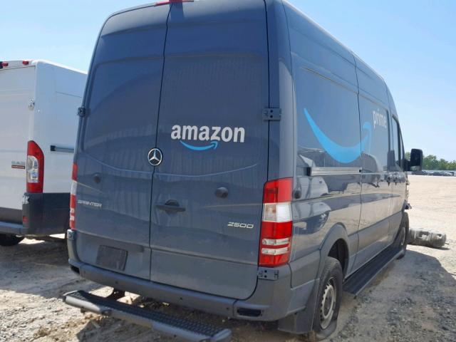 WD3PE7CDXJP625645 - 2018 MERCEDES-BENZ SPRINTER 2 BLUE photo 4