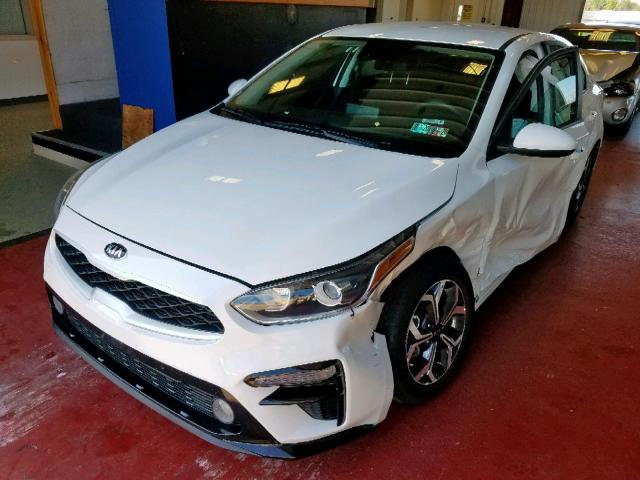 3KPF24AD0KE079435 - 2019 KIA FORTE FE WHITE photo 2