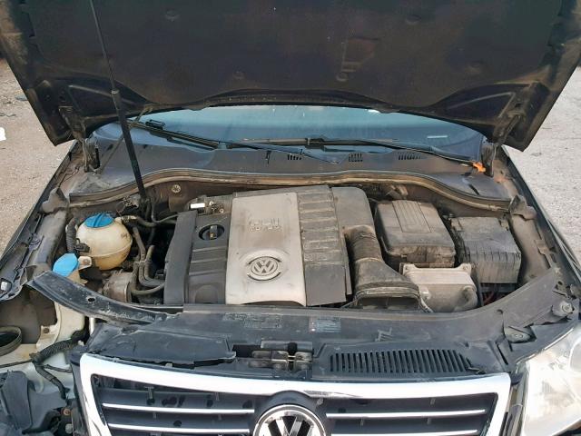 WVWAK73C58E123529 - 2008 VOLKSWAGEN PASSAT KOM BLACK photo 7