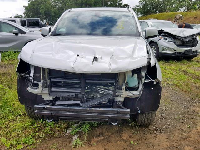 1GCHTCEN4J1228708 - 2018 CHEVROLET COLORADO L SILVER photo 9