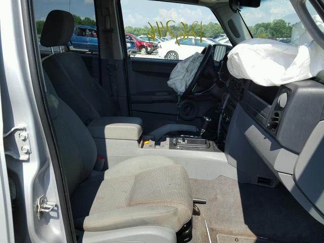 1J8HG48P67C686232 - 2007 JEEP COMMANDER 银色 照片 5
