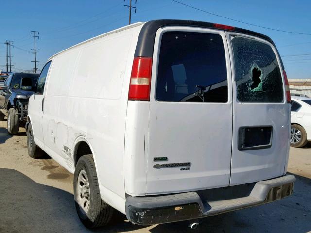 1GCUHAD48A1156280 - 2010 CHEVROLET EXPRESS G1 WHITE photo 3