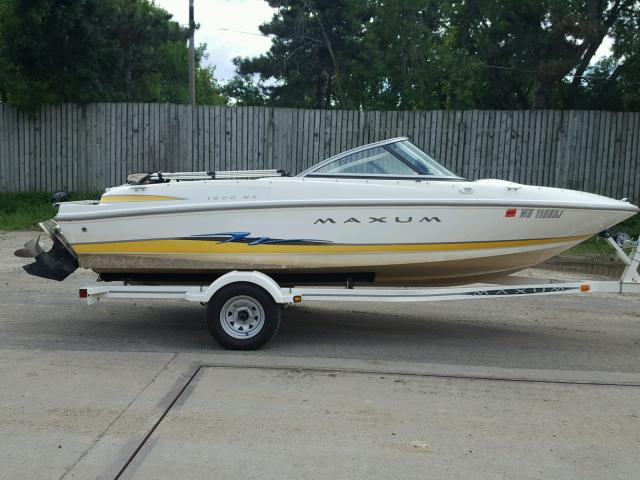 MXPC30NDJ304 - 2004 MAXU BOAT WHITE photo 1