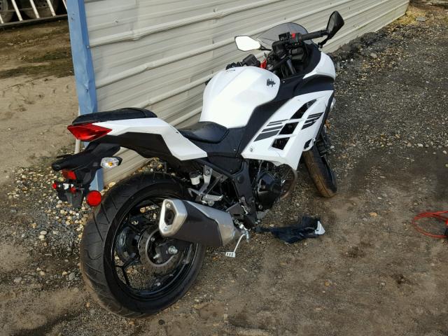 JKAEX8A16HDA32430 - 2017 KAWASAKI EX300 A WHITE photo 4