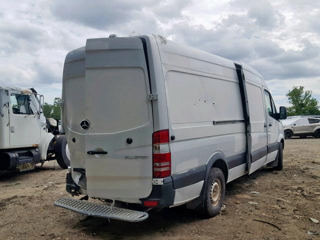 WD3PE8DD2GP249813 - 2016 MERCEDES-BENZ SPRINTER 2 WHITE photo 4