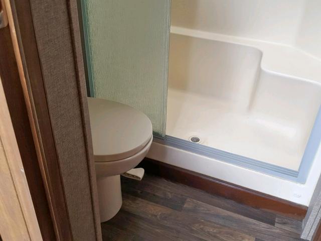 4YDF37122F4701745 - 2015 KEYSTONE MONTANA CREAM photo 6