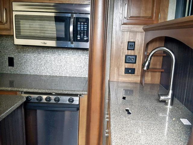 4YDF37122F4701745 - 2015 KEYSTONE MONTANA CREAM photo 8