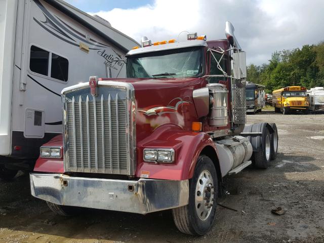 1XKWD49X6AJ265463 - 2010 KENWORTH CONSTRUCTI MAROON photo 2