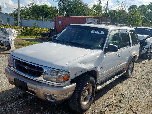 1FMZU64P4YZB06685 - 2000 FORD EXPLORER E WHITE photo 2