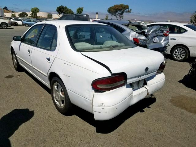 1N4BU31D7VC263050 - 1997 NISSAN ALTIMA XE WHITE photo 3