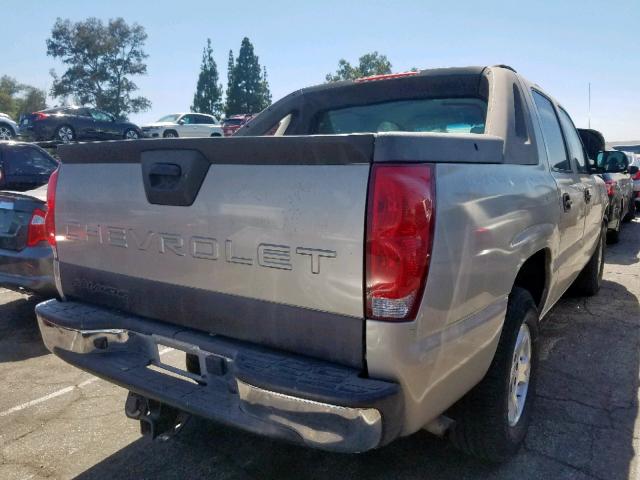 3GNEC12Z95G139066 - 2005 CHEVROLET AVALANCHE GRAY photo 4