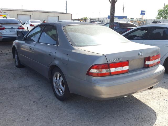 JT8BF28G510337719 - 2001 LEXUS ES 300 GRAY photo 3