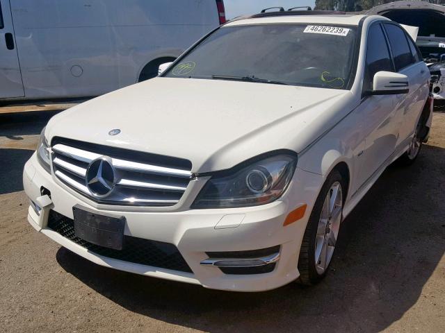 WDDGF4HB2CA636711 - 2012 MERCEDES-BENZ C 250 WHITE photo 2