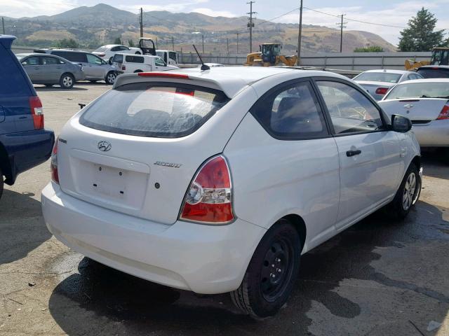 KMHCM3AC2BU194341 - 2011 HYUNDAI ACCENT GL WHITE photo 4