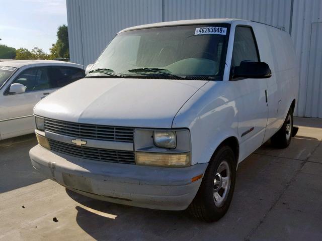 1GCDL19XX2B151899 - 2002 CHEVROLET ASTRO WHITE photo 2