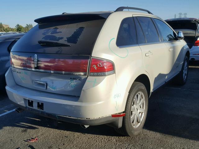 2LMDU68C37BJ26983 - 2007 LINCOLN MKX CREAM photo 4