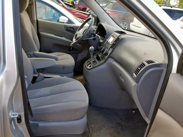 KNDMG4C70C6446826 - 2012 KIA SEDONA LX SILVER photo 5