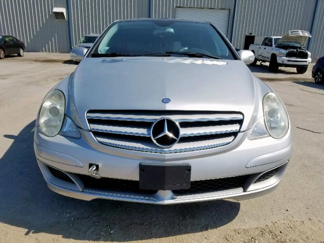 4JGCB75E76A025657 - 2006 MERCEDES-BENZ R 500 SILVER photo 9