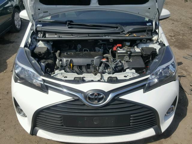 VNKKTUD31GA062367 - 2016 TOYOTA YARIS L WHITE photo 7