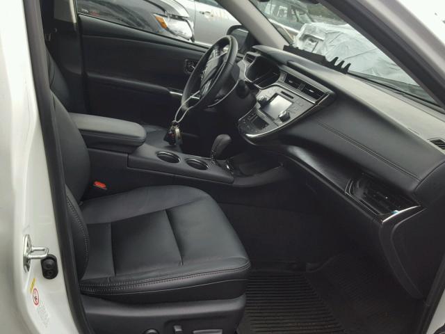 4T1BK1EB2JU275717 - 2018 TOYOTA AVALON XLE WHITE photo 5