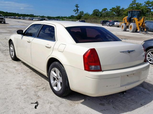 2C3KA43R07H600325 - 2007 CHRYSLER 300 WHITE photo 3