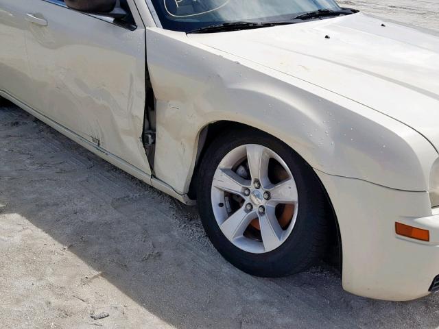 2C3KA43R07H600325 - 2007 CHRYSLER 300 WHITE photo 9