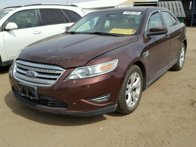 1FAHP2EW9AG144989 - 2010 FORD TAURUS SEL BROWN photo 2