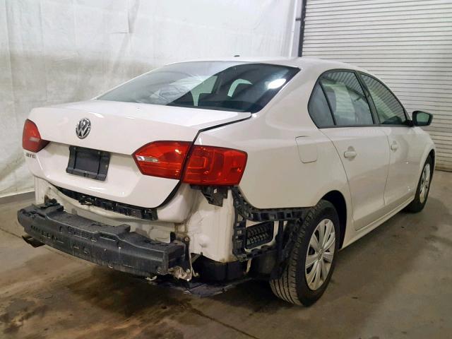 3VW1K7AJ8DM389713 - 2013 VOLKSWAGEN JETTA BASE Սպիտակ լուսանկար 4