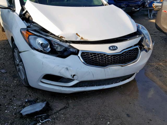 KNAFX4A82E5124151 - 2014 KIA FORTE EX WHITE photo 9