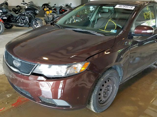 KNAFU4A23A5826736 - 2010 KIA FORTE EX MAROON photo 9