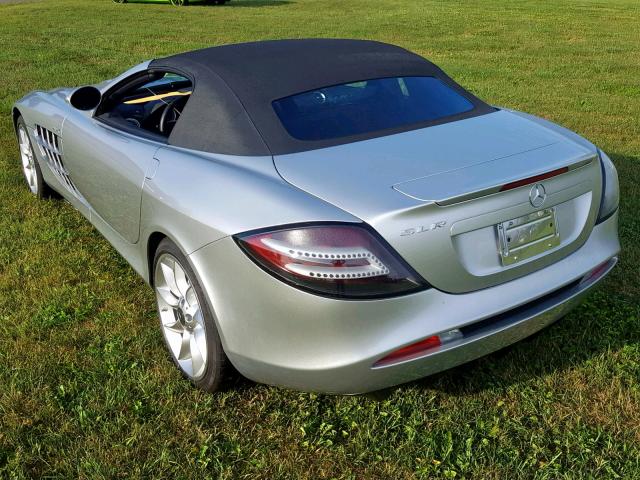 WDDAK76F38M001804 - 2008 MERCEDES-BENZ SLR  SILVER photo 3