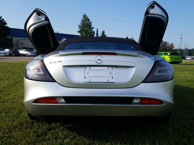 WDDAK76F38M001804 - 2008 MERCEDES-BENZ SLR  SILVER photo 6