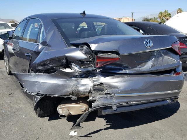 1VWDT7A37HC075313 - 2017 VOLKSWAGEN PASSAT R-L GRAY photo 3