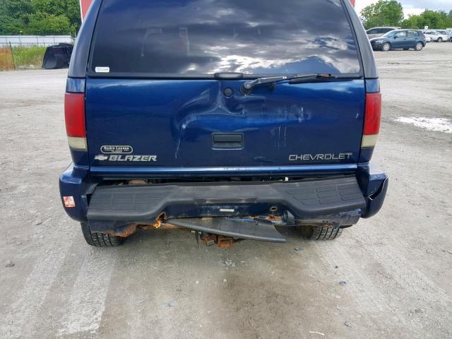 1GNDT13W0Y2226562 - 2000 CHEVROLET BLAZER BLUE photo 9