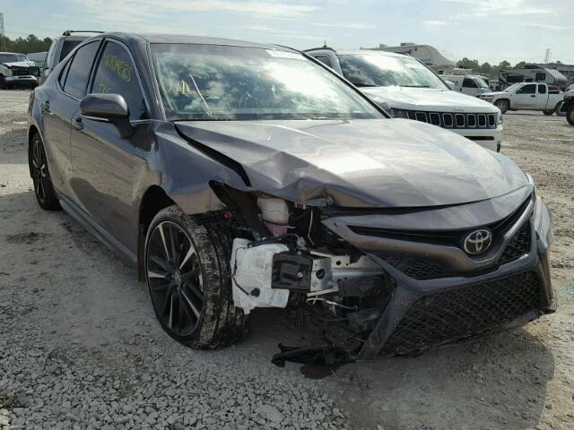 4T1B61HK4JU013651 - 2018 TOYOTA CAMRY XSE GRAY photo 1