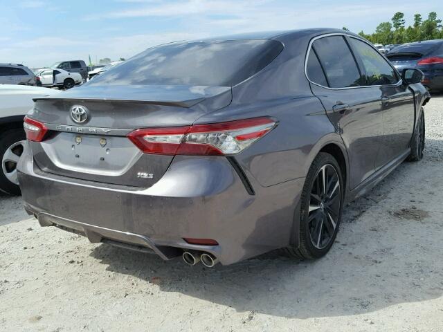 4T1B61HK4JU013651 - 2018 TOYOTA CAMRY XSE GRAY photo 4