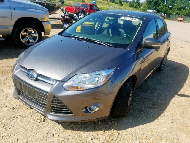 1FADP3K25EL360907 - 2014 FORD FOCUS SE CHARCOAL photo 2