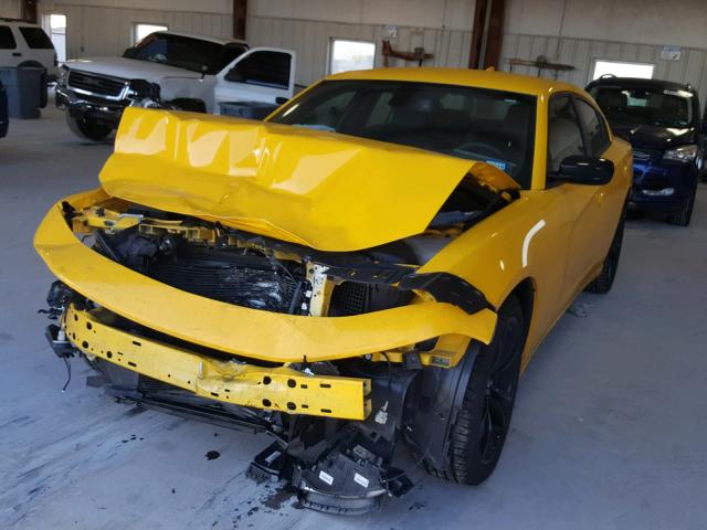 2C3CDXHGXHH653068 - 2017 DODGE CHARGER SX YELLOW photo 2