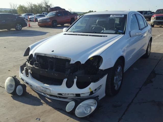 WDBUF65J34A525606 - 2004 MERCEDES-BENZ E 320 WHITE photo 2