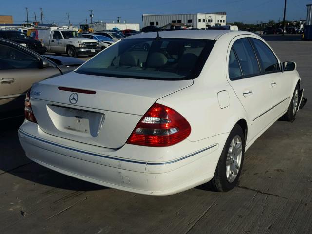 WDBUF65J34A525606 - 2004 MERCEDES-BENZ E 320 WHITE photo 4