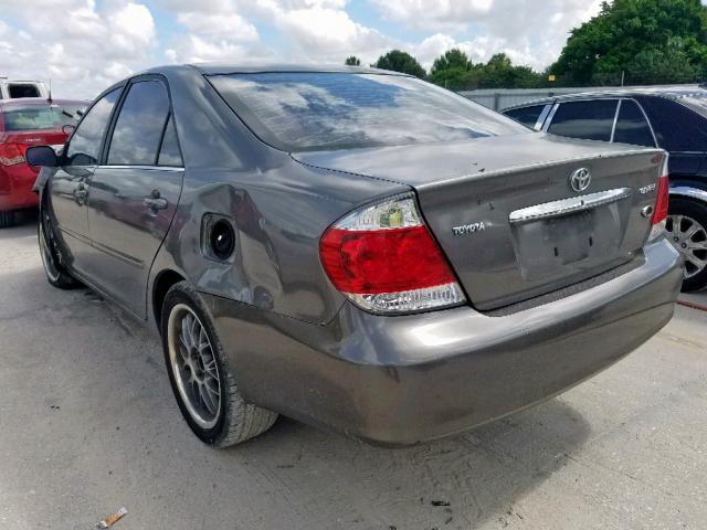 4T1BE32KX5U607416 - 2005 TOYOTA CAMRY LE GRAY photo 3