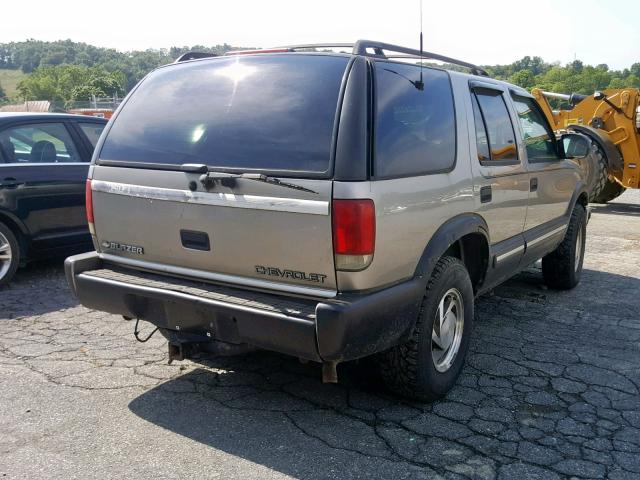 1GNDT13W812170392 - 2001 CHEVROLET BLAZER GOLD photo 4