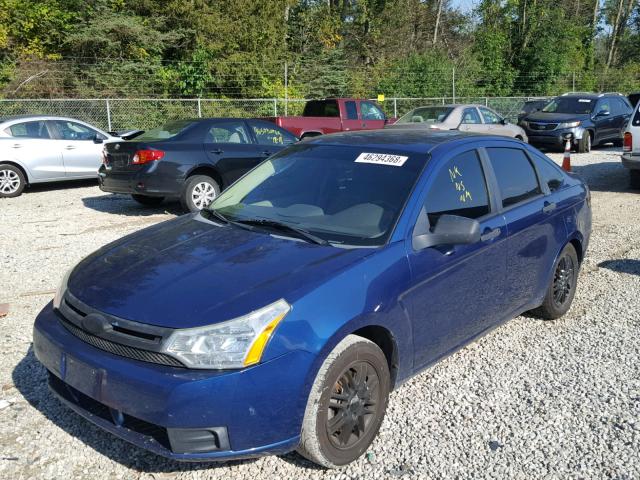 1FAHP34N48W290814 - 2008 FORD FOCUS S/SE BLUE photo 2